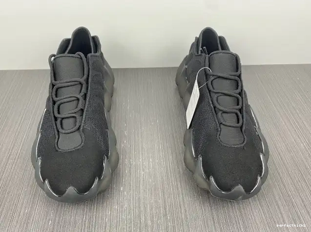 YEEZY ADIDAS H68032 400 0519